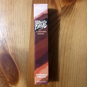 Bronzed Broad lip and contour bronzer